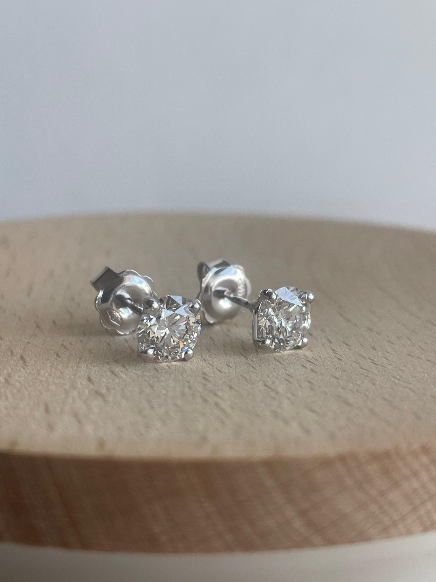 עגילי יהלום